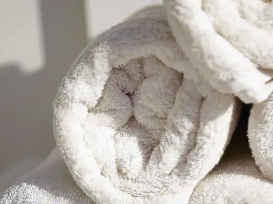 Usar sua toalha corporal no rosto está realmente tão ruim?