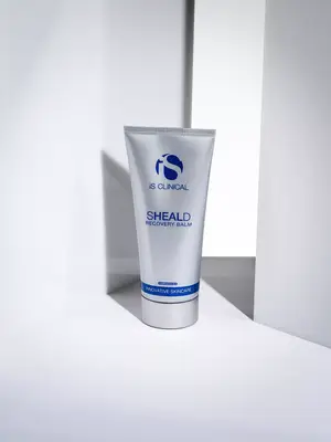 iS Clinical Sheald Recovery Balm in shadowed environment