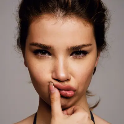 Prepare -se: os dermatologistas não querem que você use esfoliações labiais