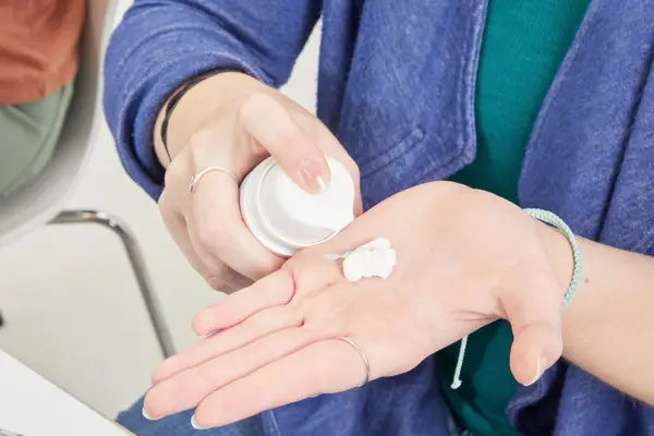 Person dispensing Paula