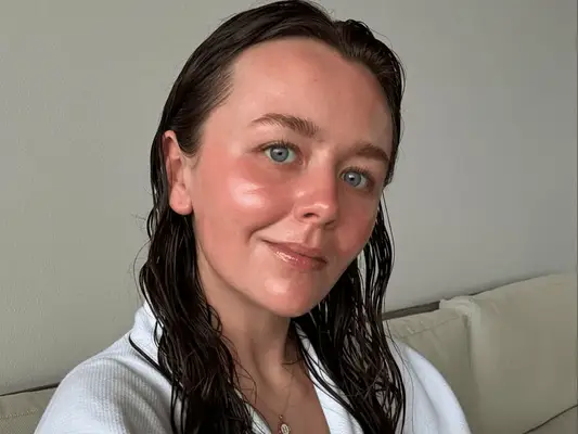 dewy skin selfie of Holly Rhue