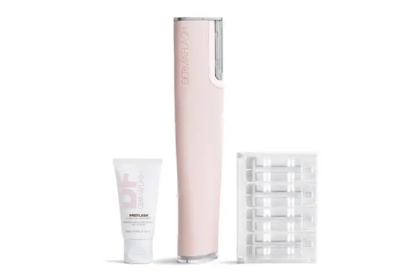 Amazon Dermaflash Luxe+ Anti-Aging, Exfoliation + Peach Fuzz Dermaplaning Kit