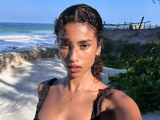 6 letních tipů pro péči o pleť pro zářící, chráněnou, záviděníhodnou pokožku