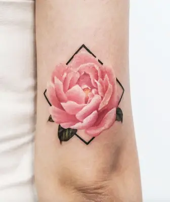 16 beaux tatouages d'espace négatifs pour inspirer votre prochaine encre