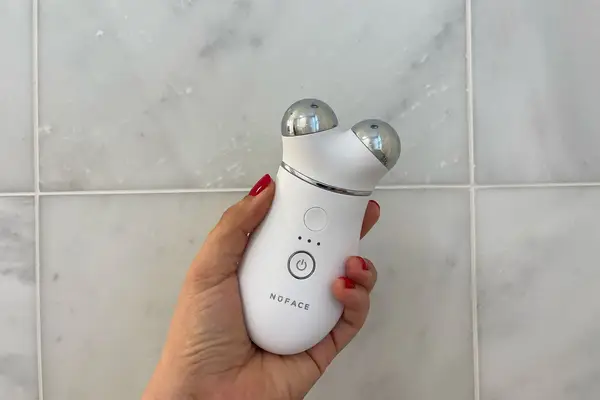 Nurse Jamie Eyeonix Eye Massaging Beauty Tool