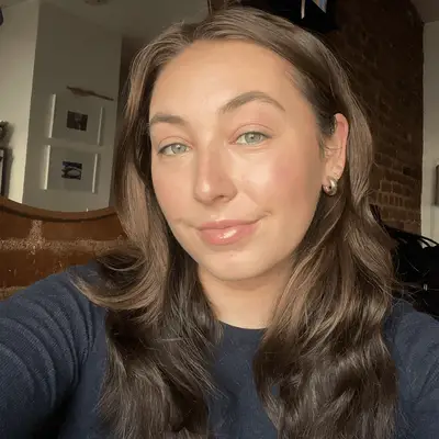 MYM Beauty editor selfie