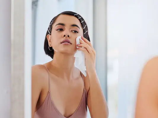 As toalhas de maquiagem reutilizáveis ​​são uma atualização que muda o jogo para sua rotina noturna