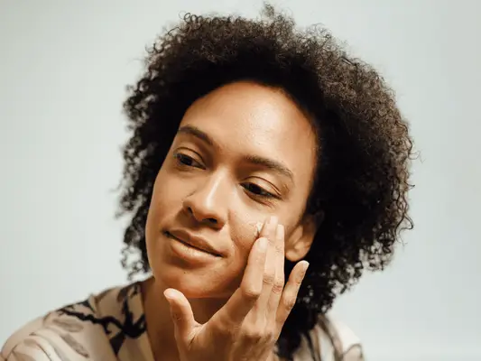 Spørg en hudlæge: Hvordan slipper du af med ansigtsskum?