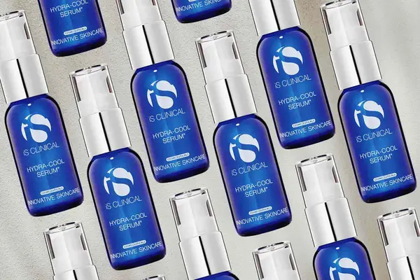 L'ultimo GRWM di Alix Earle includeva gli acquirenti di siero idratante adorano la pelle di vetro