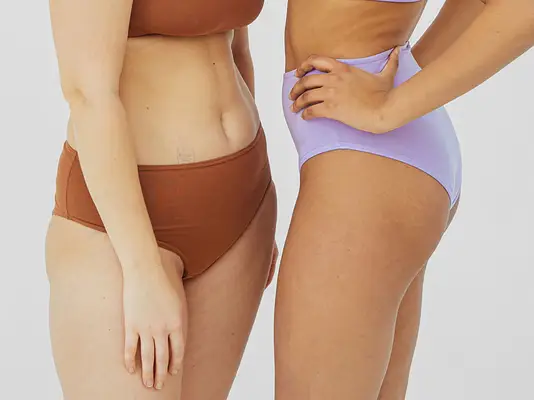 14 façons de rendre les cires de bikini moins douloureuses, selon Waxers