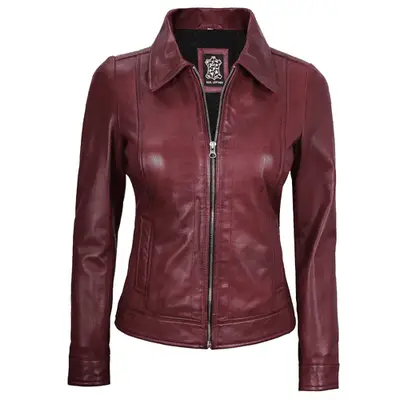 Beyond Yoga Go Retro Short in black with white piping on model