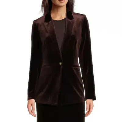  Model wearing a dark brwn Velvet Notch Lapel Long Sleeve Button Front Blazer
