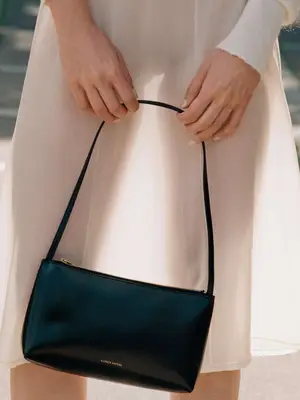 Coco and Breezy Avatar in gold