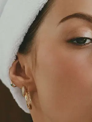 Vineyard Vines Varsity V-Neck Cotton Sweater in nautical navy