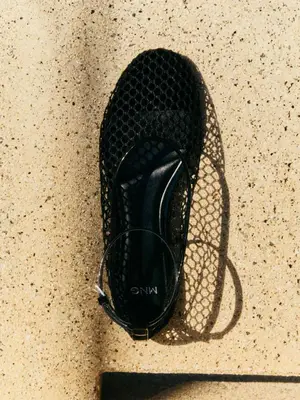 Stuart Weitzman Cayman 85 Block Slide in seashell white lacquered nappa leather