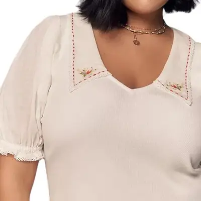 By Anthropologie Short-Sleeve Collared Top in white with floral collar detailing