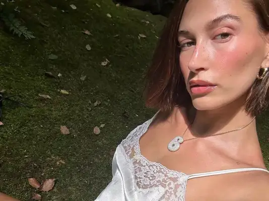 hailey bieber may outfits