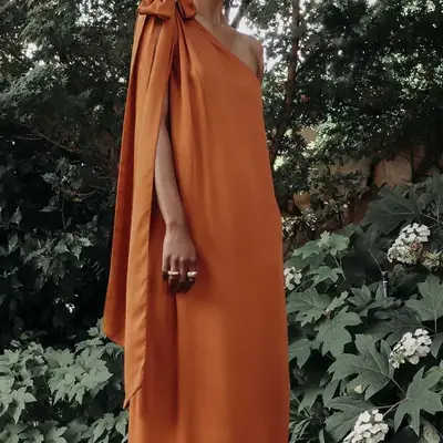 orange dress