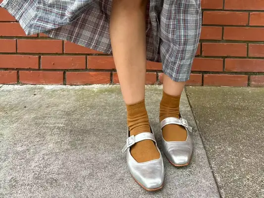 14 Pomysły na strój Mary Janes, które modernizują klasyczny buty
