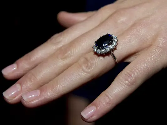 Close-up of royal sapphire engagement ring on Kate Middleton