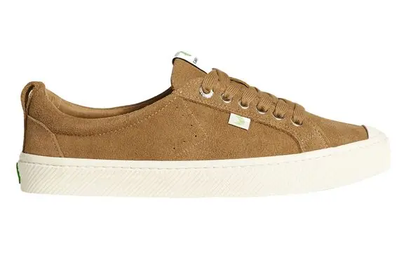 Cariuma Oca Low Camel Suede