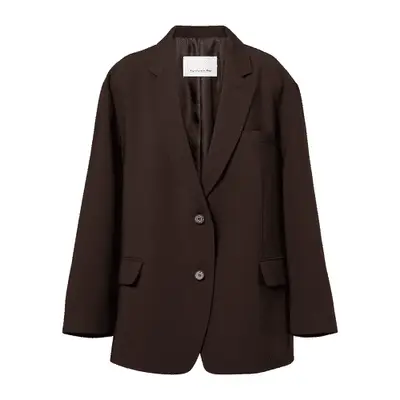 Good American Cargo Cropped Twill Pants in fatigue olive on model