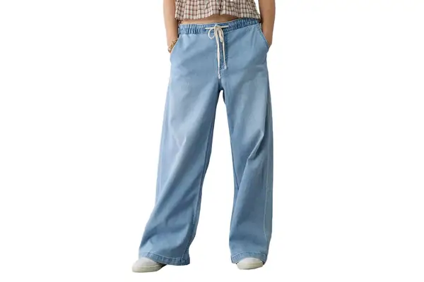 AE Stretch Low-Rise Ultra Wide-Leg Pull-On Jean