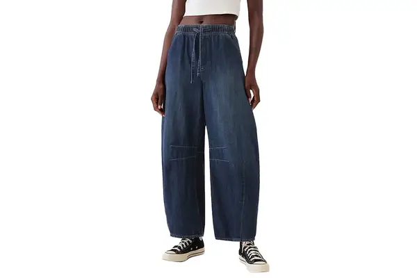 Gap Mid Rise Easy Horseshoe Jeans