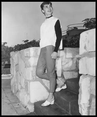 Gigi Burris Claiborne Straw Bucket Hat in natural with Cotton Scarf in black