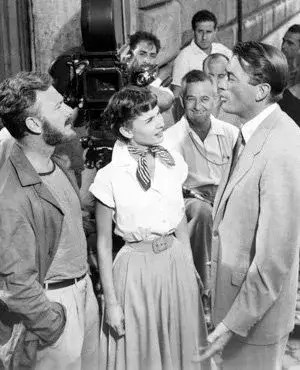 Lili Claspe Small Arlo Earrings in gold