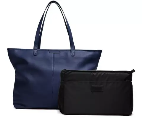 A close up of the zipper on the Katte Vintage Genuine Leather Tote Shoulder Bag