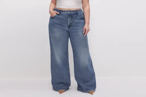 Good American GOOD EASE RELAXED JEANS