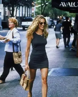 sarah jessica parker as carrie bradshaw in short grey dress