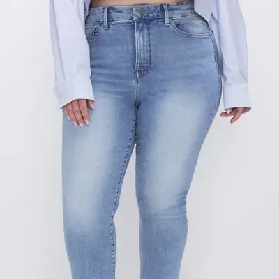 Good American Good Legs Straight Jeans in light wash on model