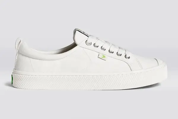 Cariuma Oca Low Off-White Canvas