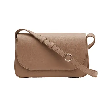 Cuyana Concertina Shoulder Bag in cappuccino pebbled leather