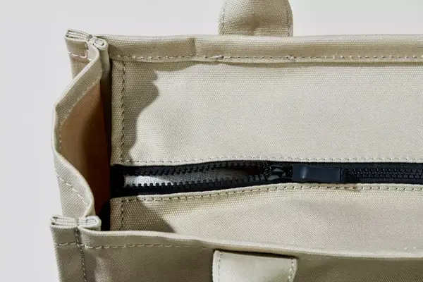 Caraa Studio Tote Leather in Black