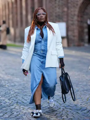 Veja Recife Sneakers in platine white metallic