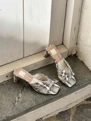 Ann Taylor Chain Leather Block Heel Mule Sandals in pearl shadow with gold detailing