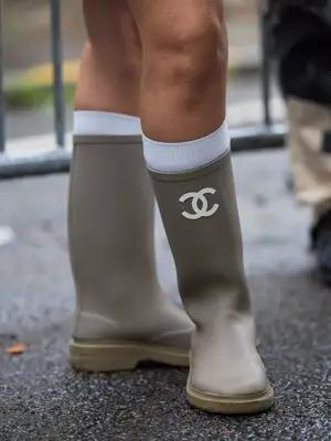 Max Mara Buffed Leather Ballet Flats in black