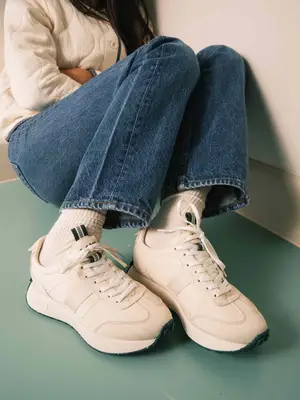 Alohas 490 Rife Sneakers in acid green