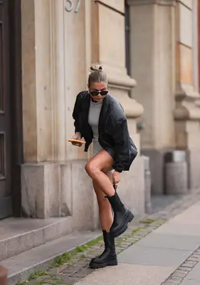 Woman wearing flat boots 