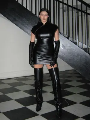 Le Specs Work It Sunglasses in vintage tort amber tint