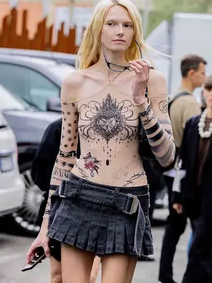 Cornelia James Severine leather opera gloves in black