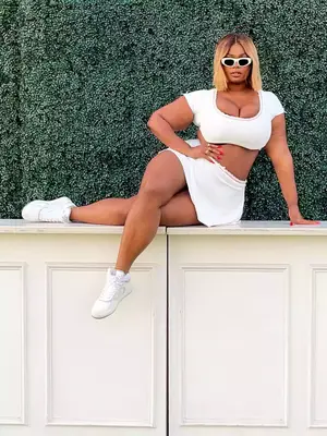 Wyeth Mega Disco Cowboy Hat in sparkly pink