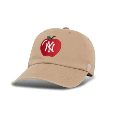beige hat with red apple icon