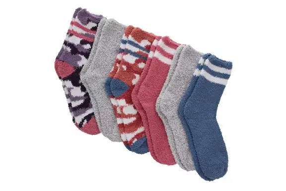 A person wearing the Bombas Women