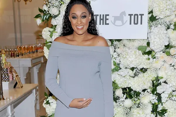 tia mowry pregnant