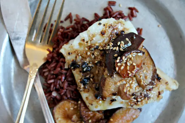 ajo negro, sésamo y bacalao shitake