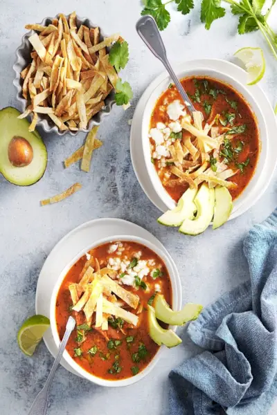 Hühner-Tortilla-Suppe